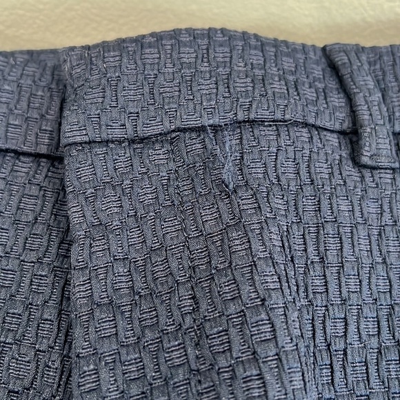 BANANA REPUBLIC - SZ 2 -  BLUE SHORTS - Picture 4 of 6